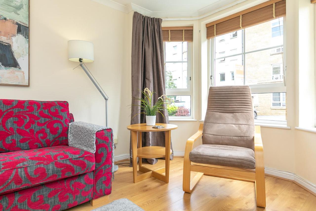 Dicksonfield Quiet Central Family Apartment With Parking エディンバラ エクステリア 写真